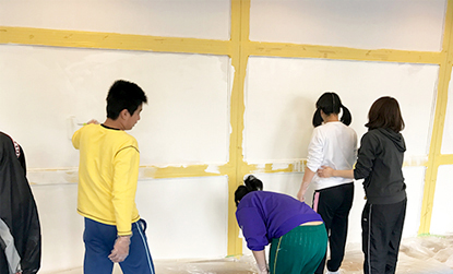 幼稚園塗替え体験に協賛